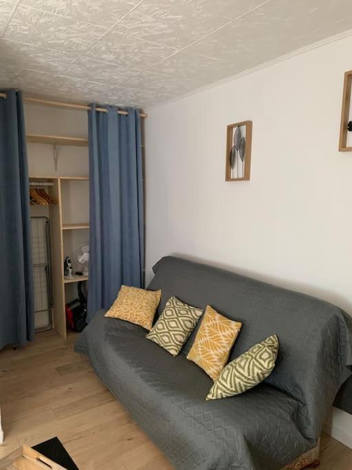 Agreable Maison De Ville Avec Cour Privative Au Coeur Du Chablisien Maligny Exteriör bild