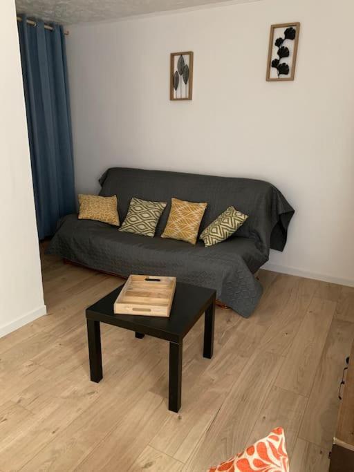 Agreable Maison De Ville Avec Cour Privative Au Coeur Du Chablisien Maligny Exteriör bild