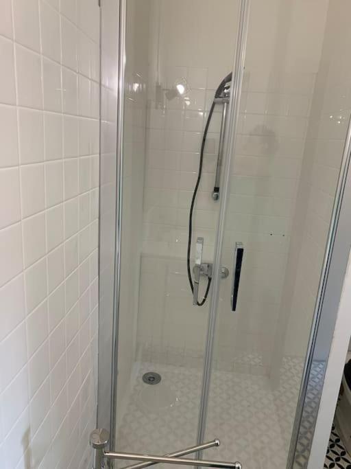 Agreable Maison De Ville Avec Cour Privative Au Coeur Du Chablisien Maligny Exteriör bild
